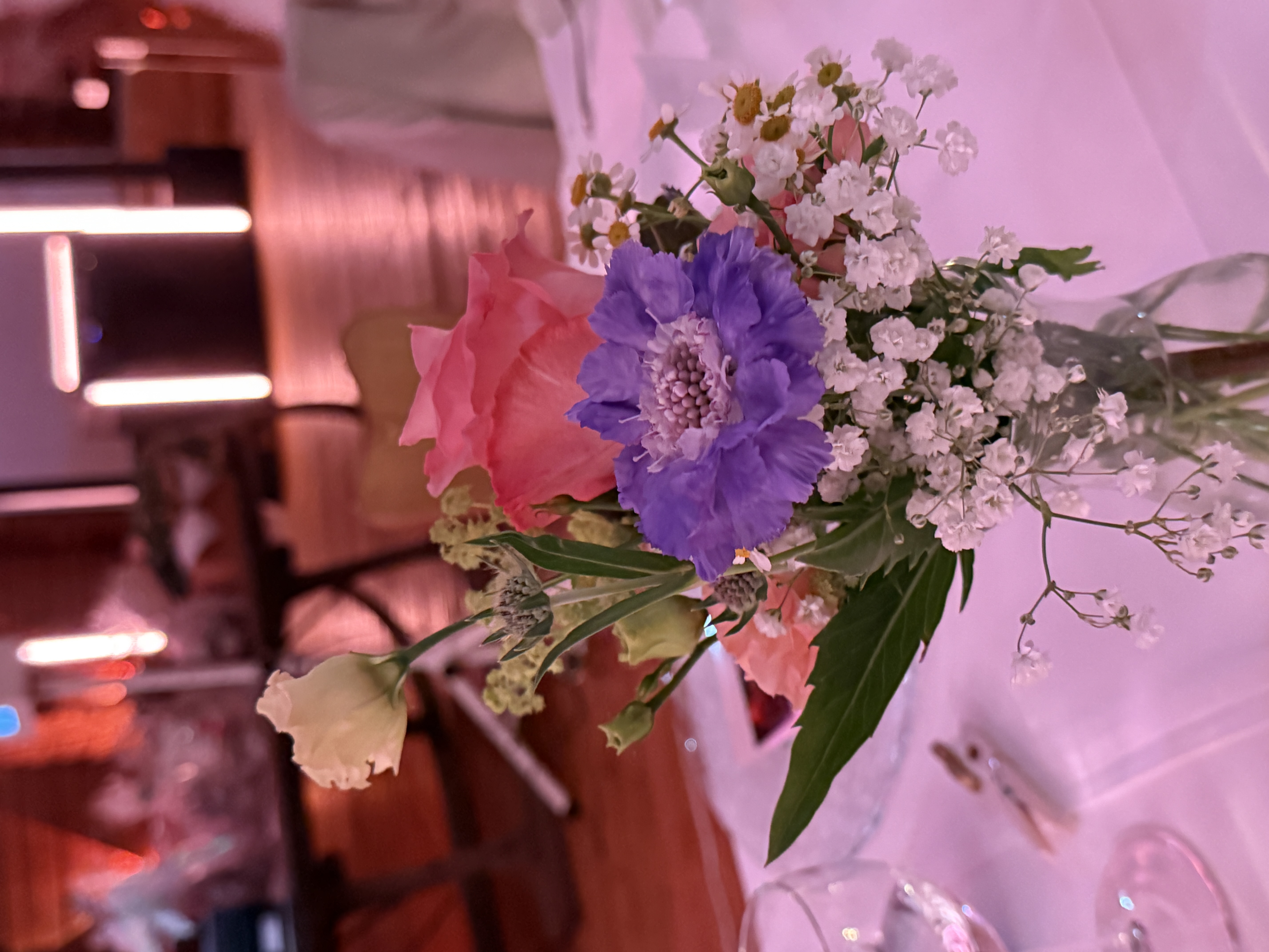 Blumen auf dem Tisch