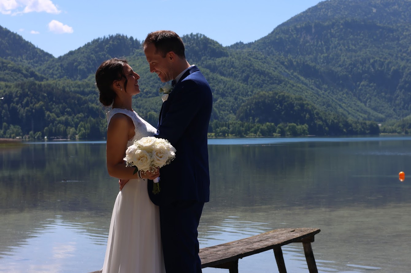 Yasmin und Freddy lachen